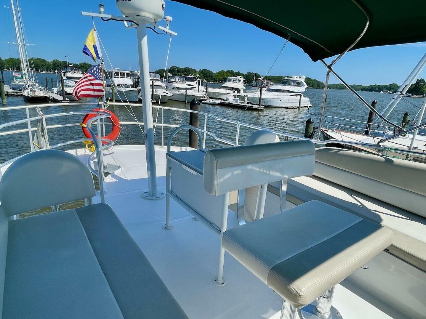 Slide: The Image of Mainship 390 2000 - 28