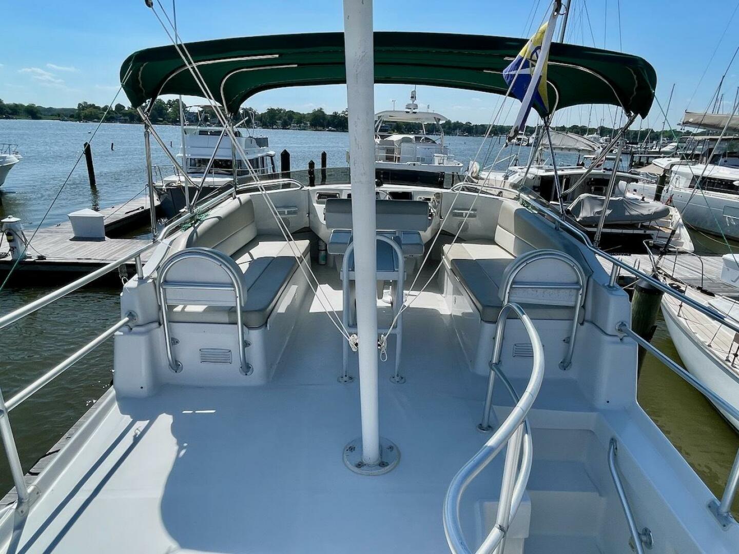 Slide: The Image of Mainship 390 2000 - 33