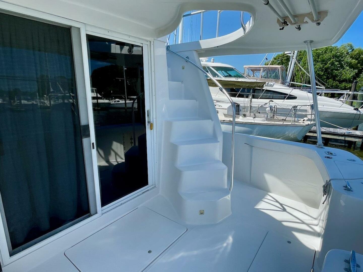 Slide: The Image of Mainship 390 2000 - 7