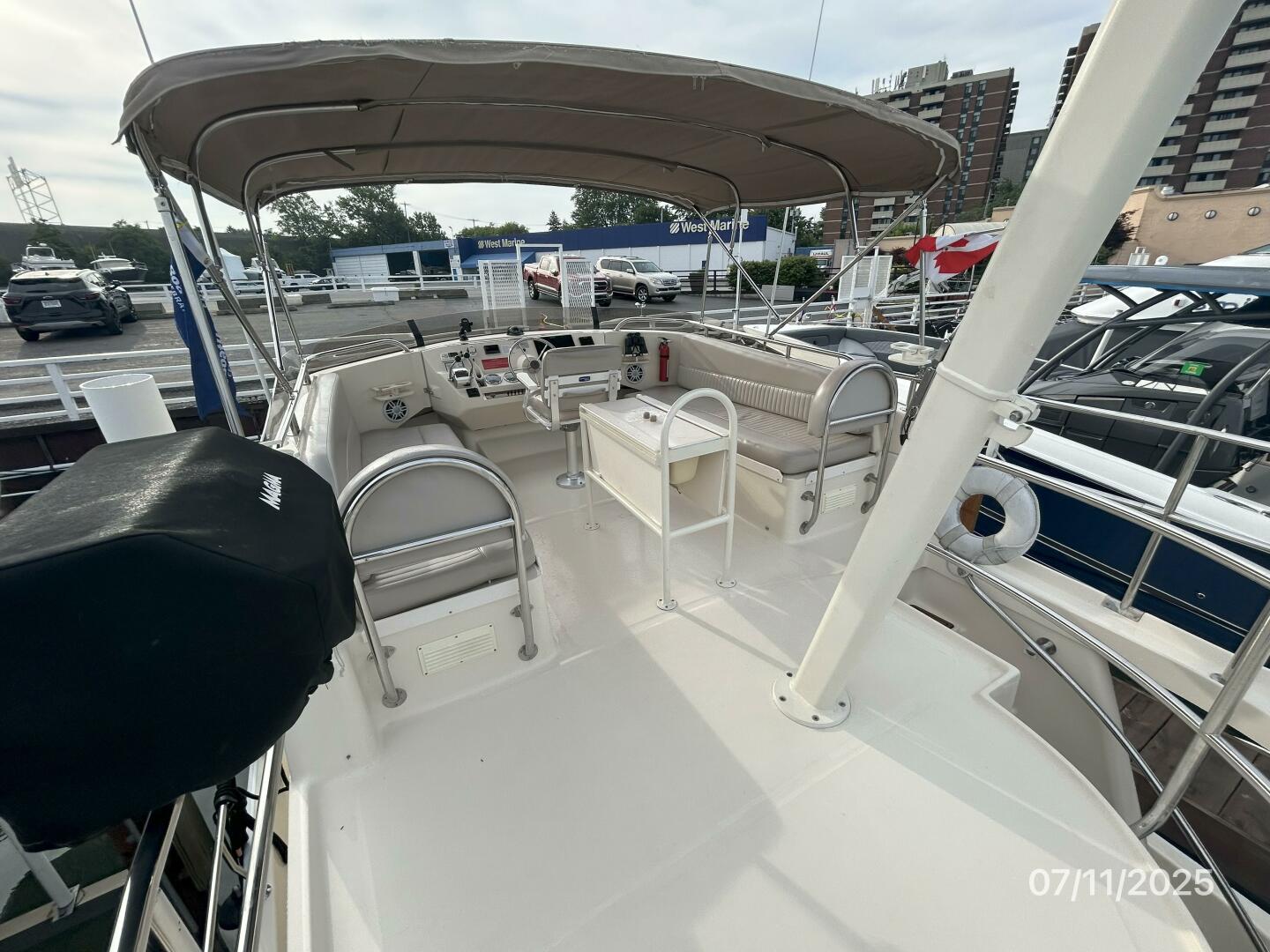Slide: The Image of 39' Mainship sundeck forward2 - 5472732