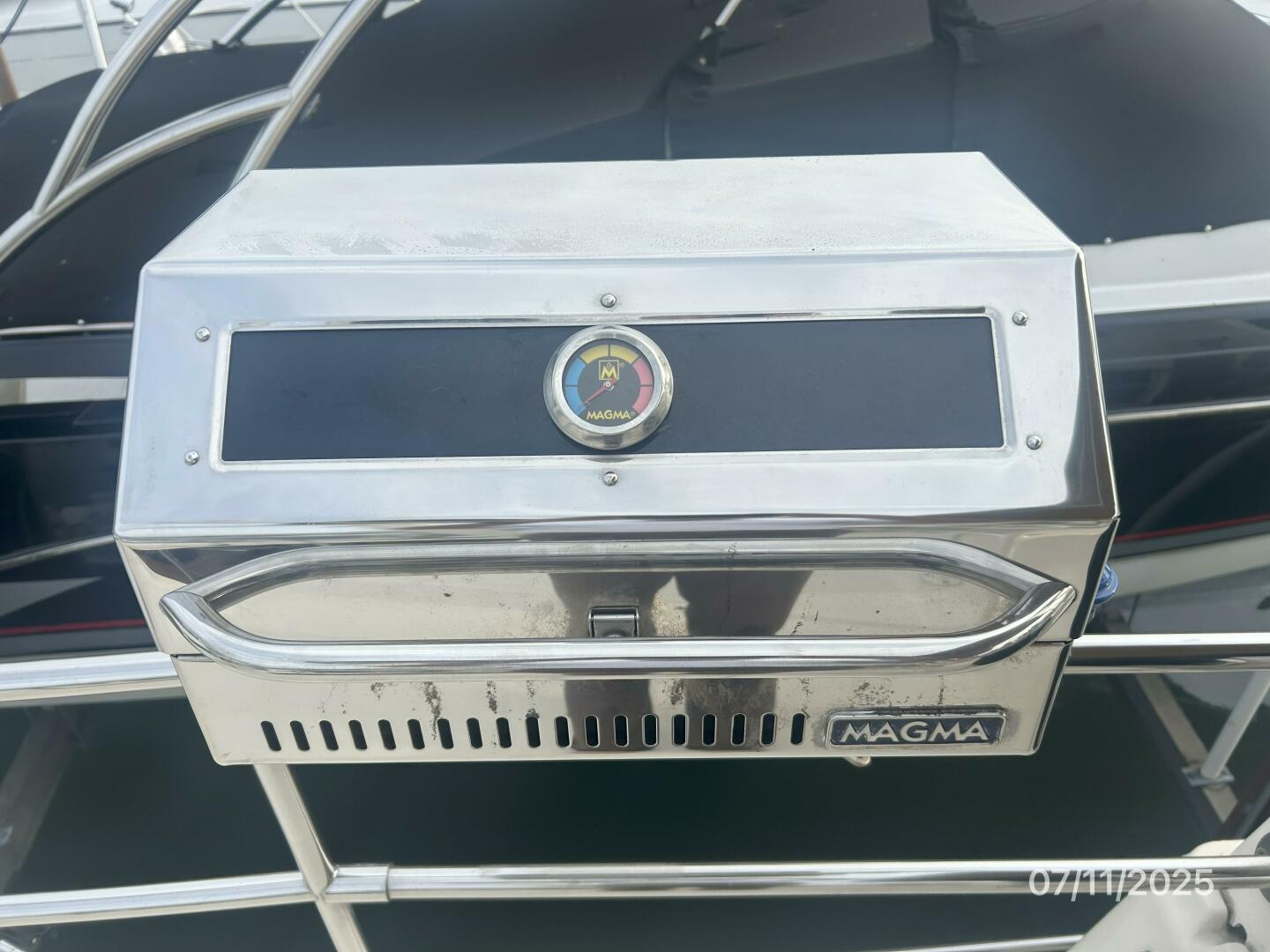 Slide: The Image of 39' Mainship BBQ grill - 5472680