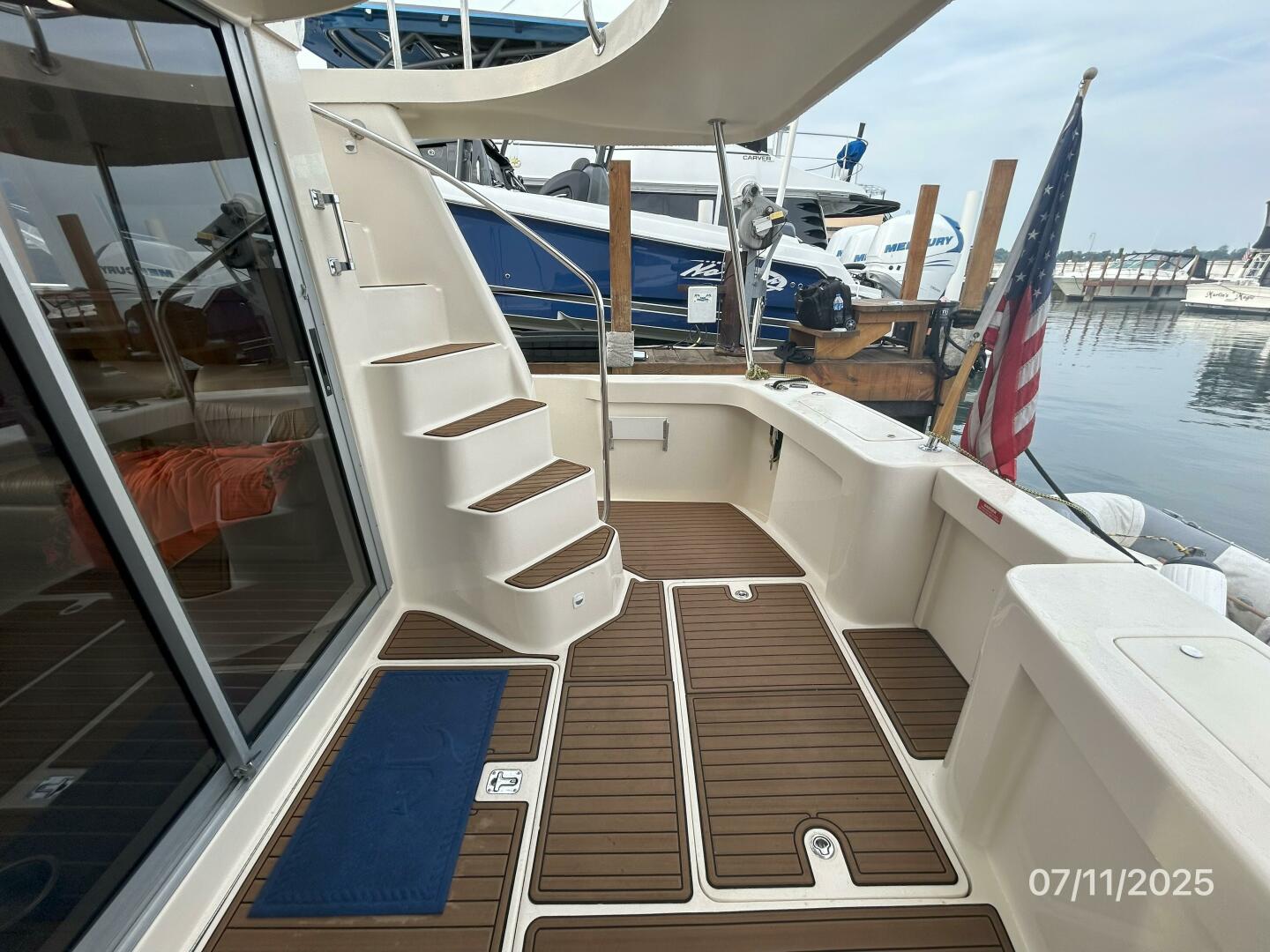 Slide: The Image of 39' Mainship aftdeck starboard - 5472673