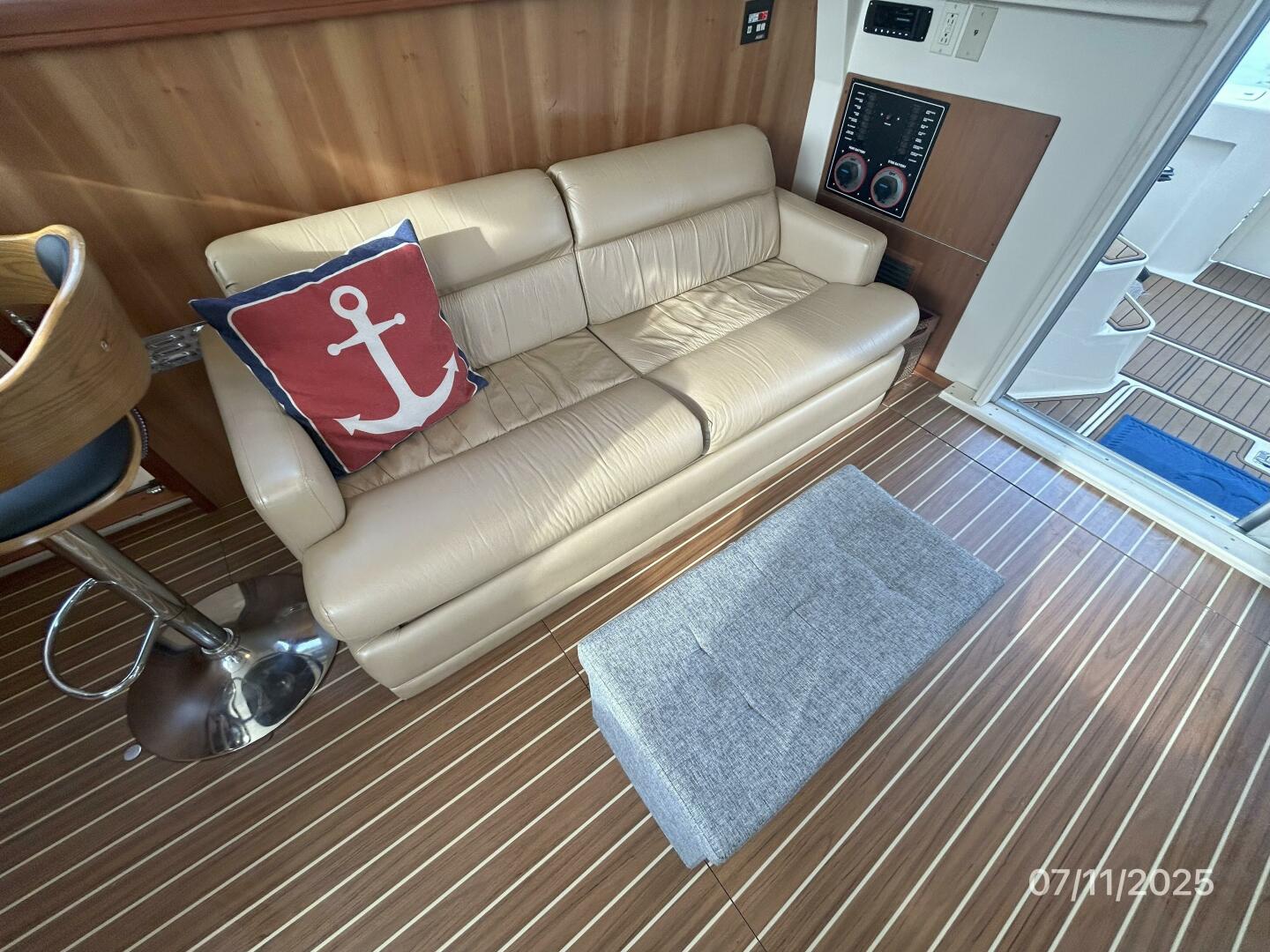 Slide: The Image of 39' Mainship salon starboard seating - 5472726