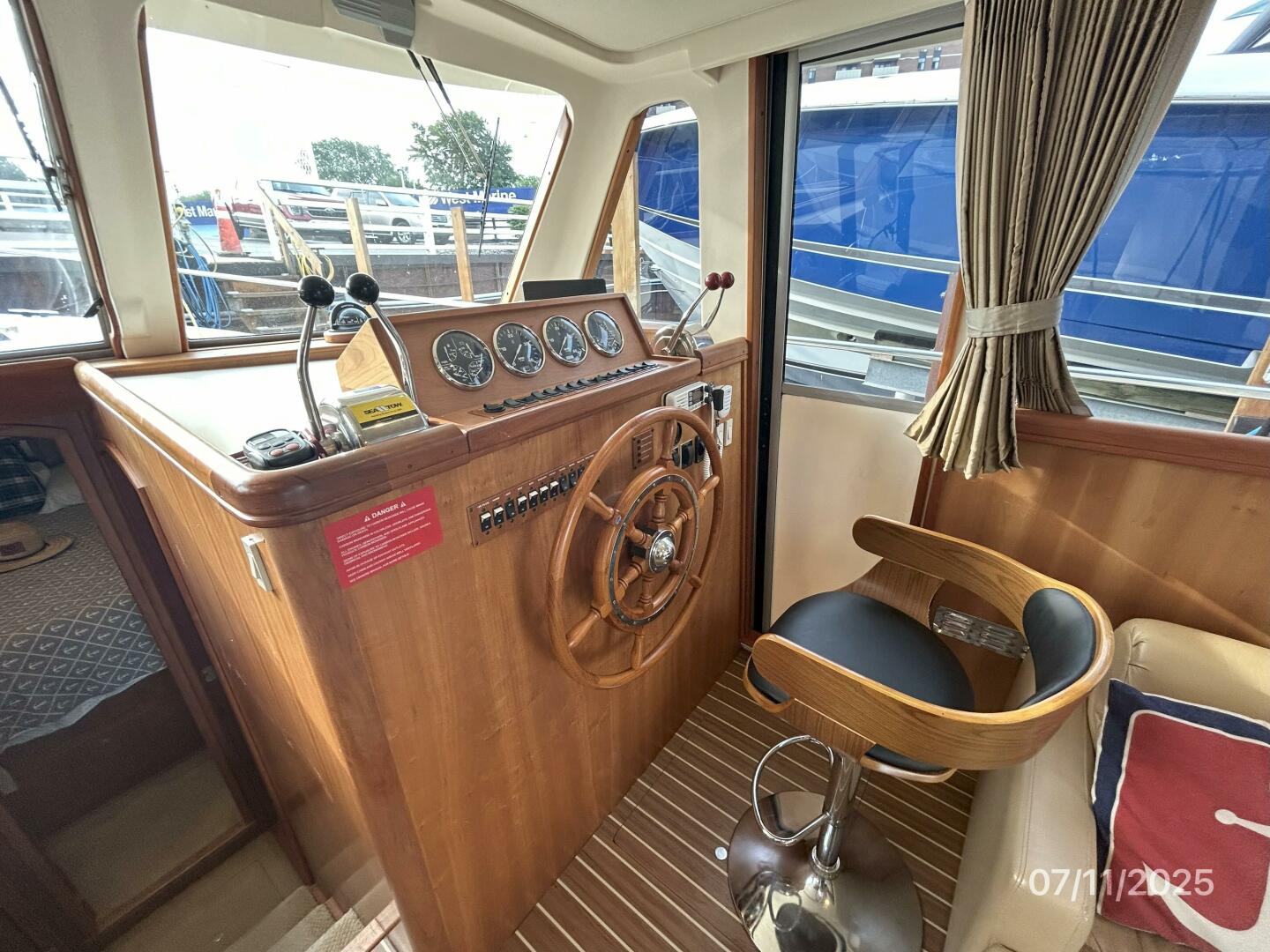 Slide: The Image of 39' Mainship lower helm1 - 5472707