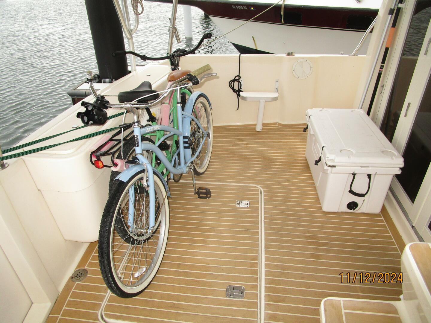 Slide: The Image of 40' Mainship aftdeck port - 4801412