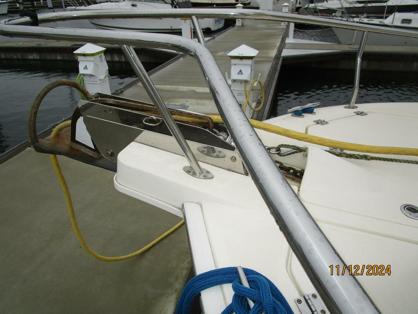 Slide: The Image of 40' Mainship anchor - 4801418
