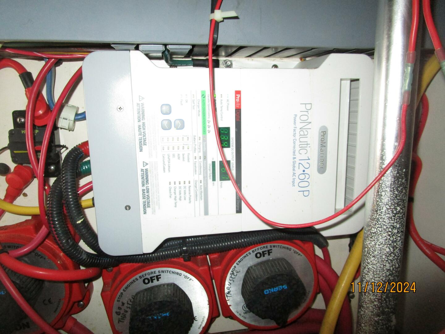Slide: The Image of 40' Mainship battery charger - 4801453