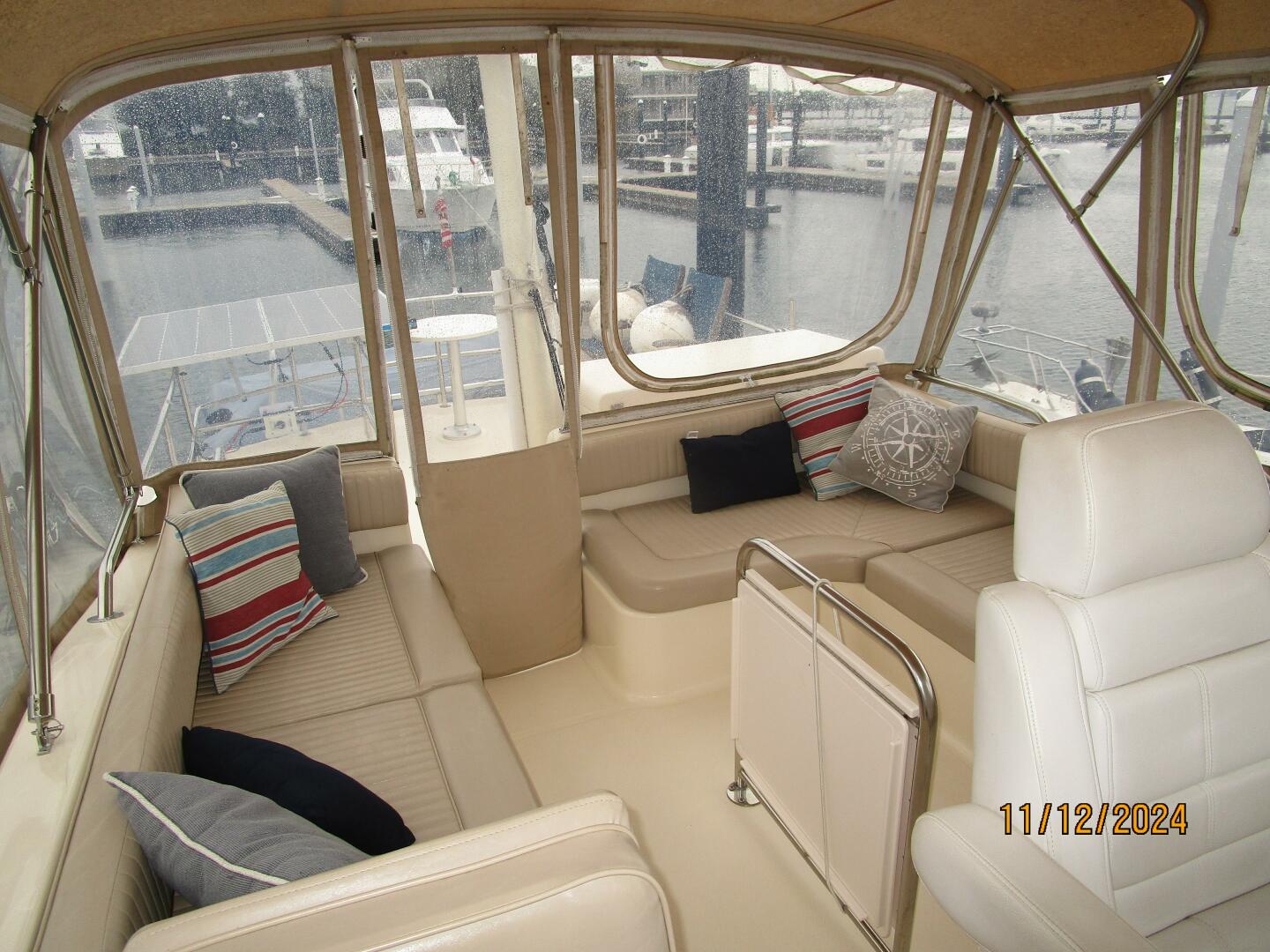 Slide: The Image of 40' Mainship flybridge aft - 4801539