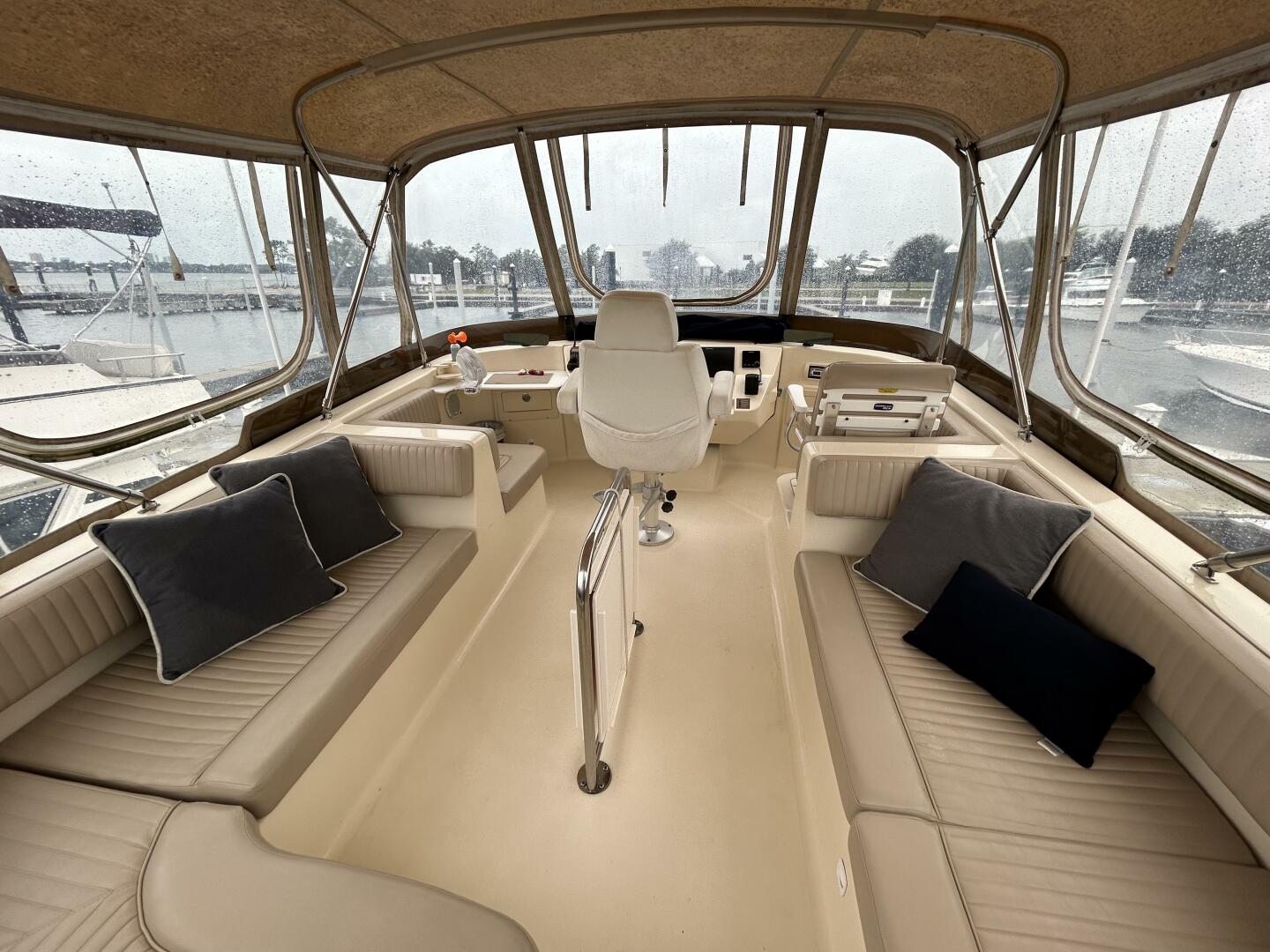 Slide: The Image of 40' Mainship flybridge forward - 4801561