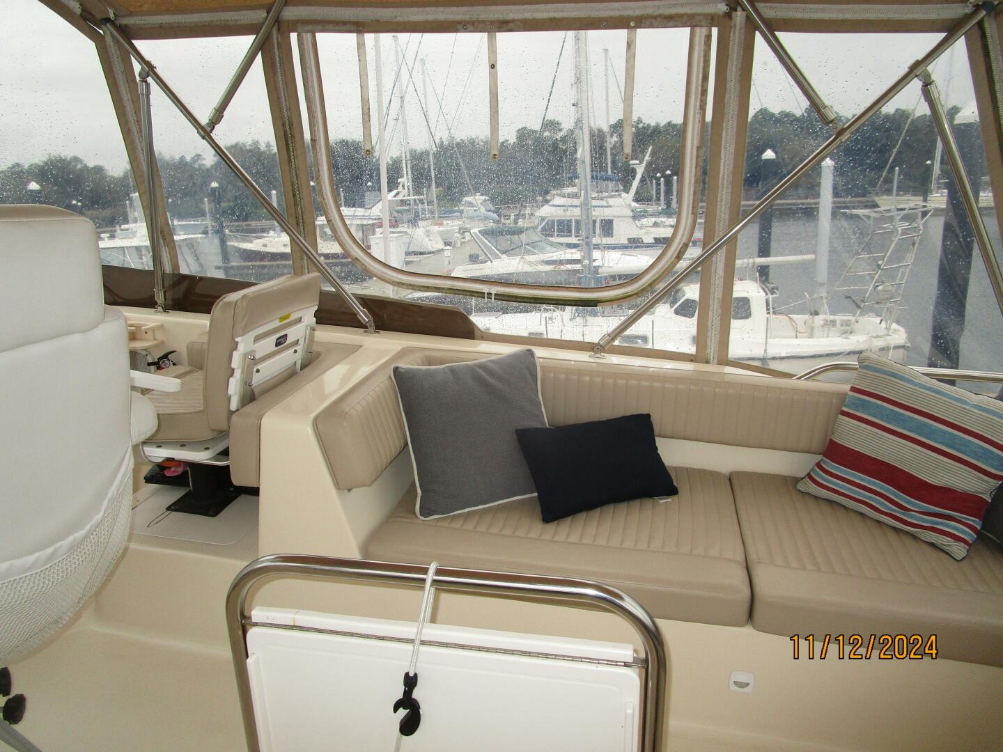 Slide: The Image of 40' Mainship flybridge starboard - 4801580