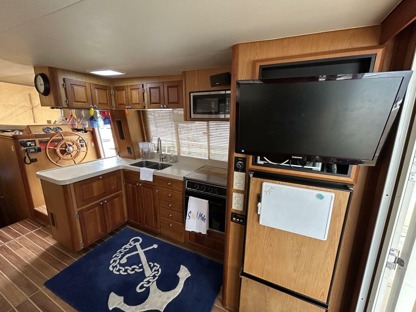 Slide: The Image of 40' Mainship galley1 - 4801656