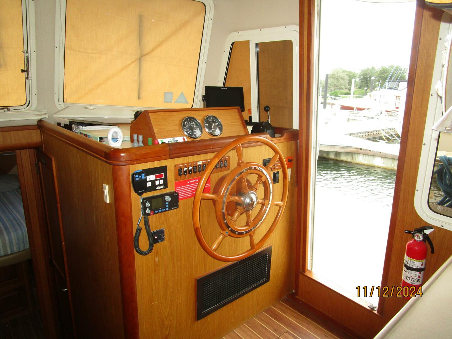 Slide: The Image of 40' Mainship lower helm1 - 4802549