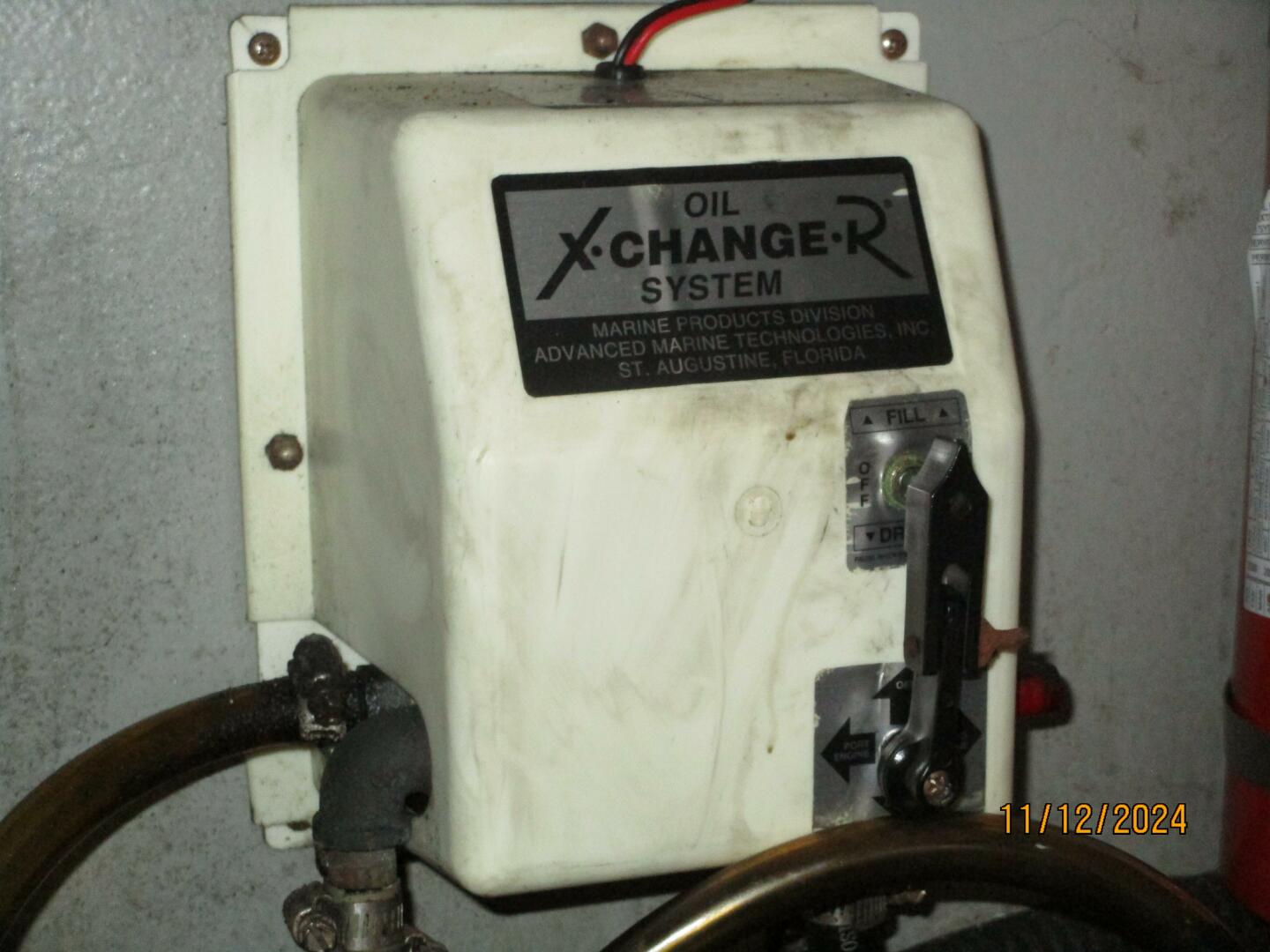 Slide: The Image of 40' Mainship oil change system - 4802559