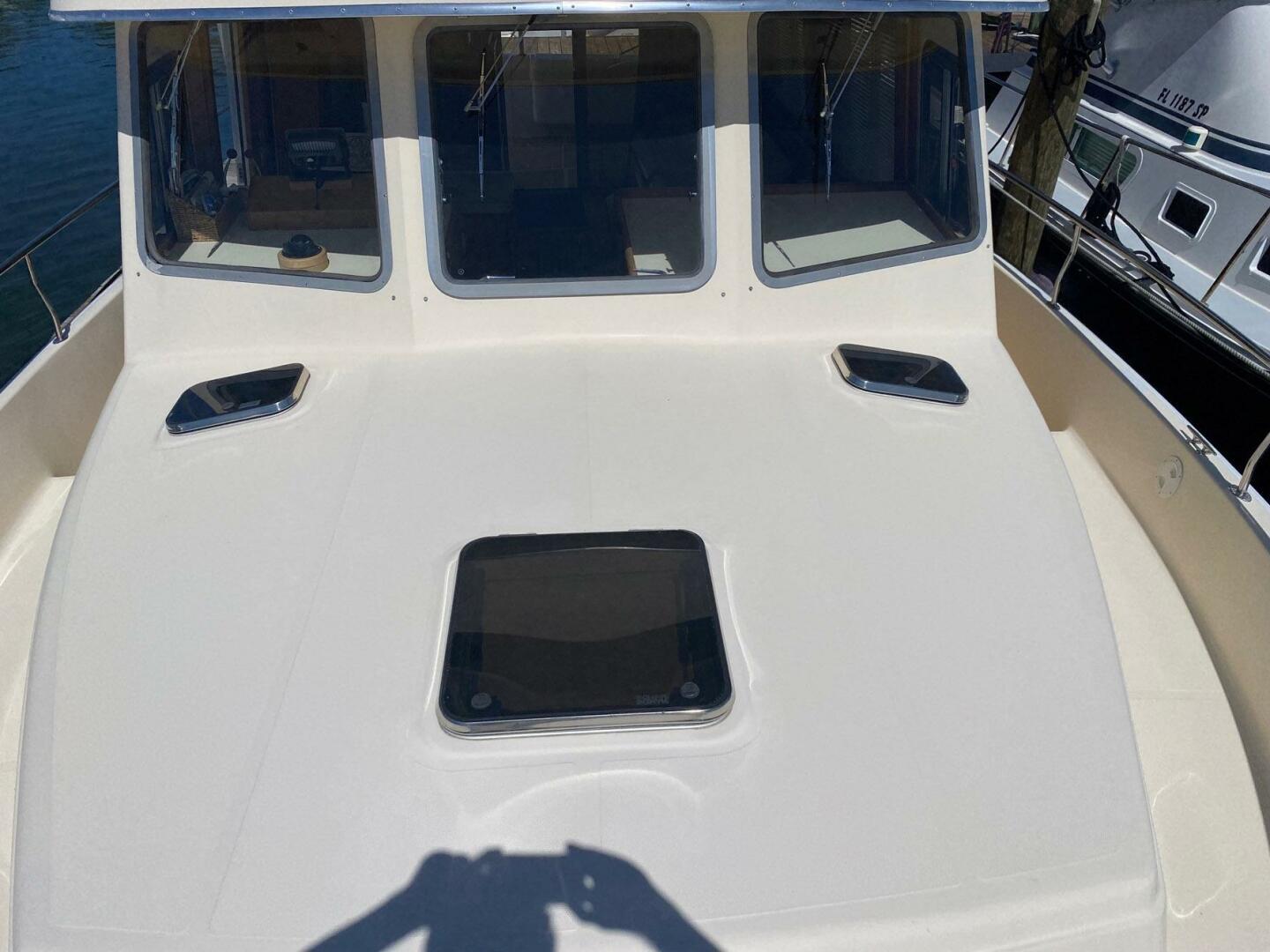 Slide: The Image of Mainship 400 Trawler 2004 - 5291696