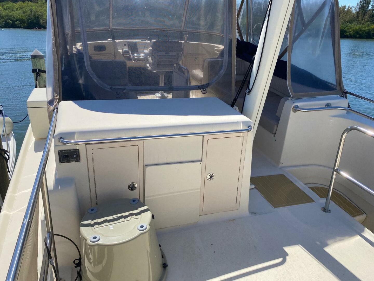 Slide: The Image of Mainship 400 Trawler 2004 - 5291702