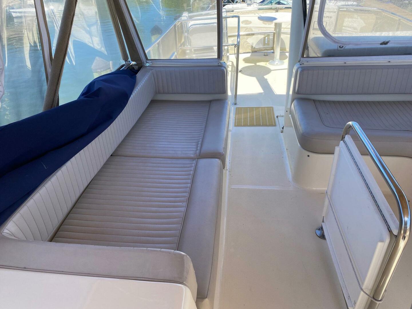 Slide: The Image of Mainship 400 Trawler 2004 - 5291703