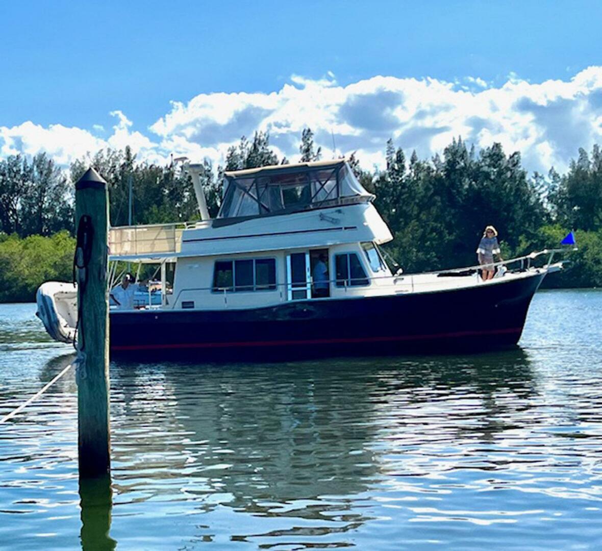 Slide: The Image of Mainship 400 Trawler 2004 - 5291710