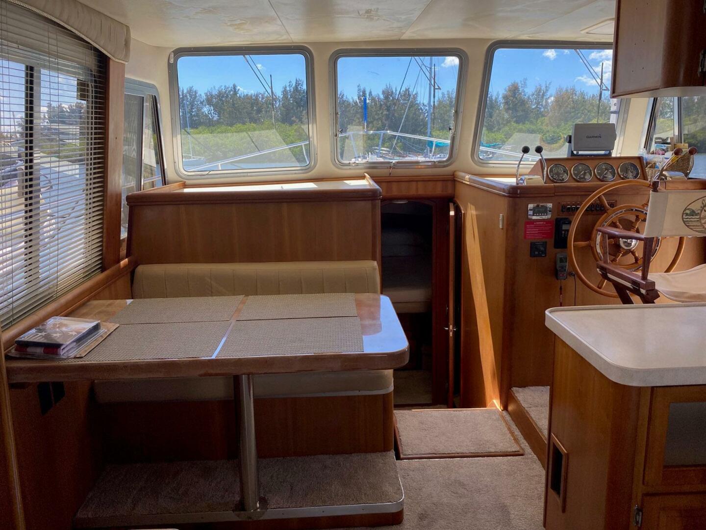 Slide: The Image of Mainship 400 Trawler 2004 - 5291682