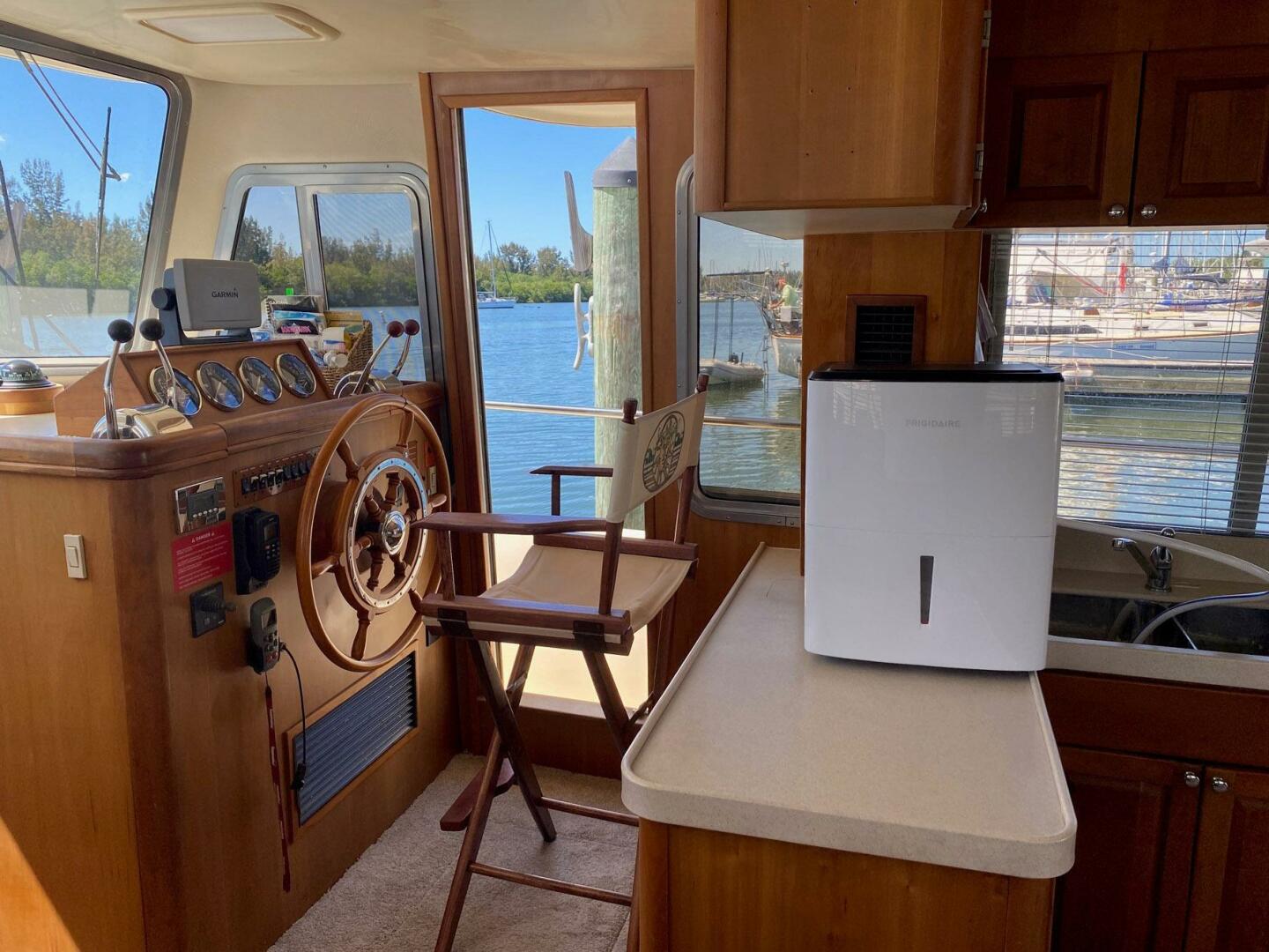 Slide: The Image of Mainship 400 Trawler 2004 - 5291683