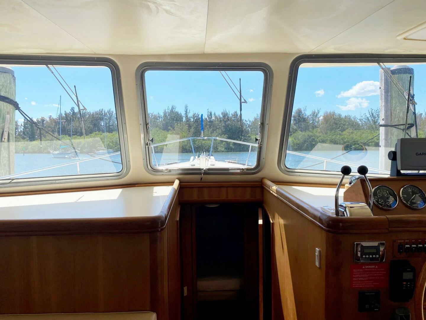Slide: The Image of Mainship 400 Trawler 2004 - 5291684