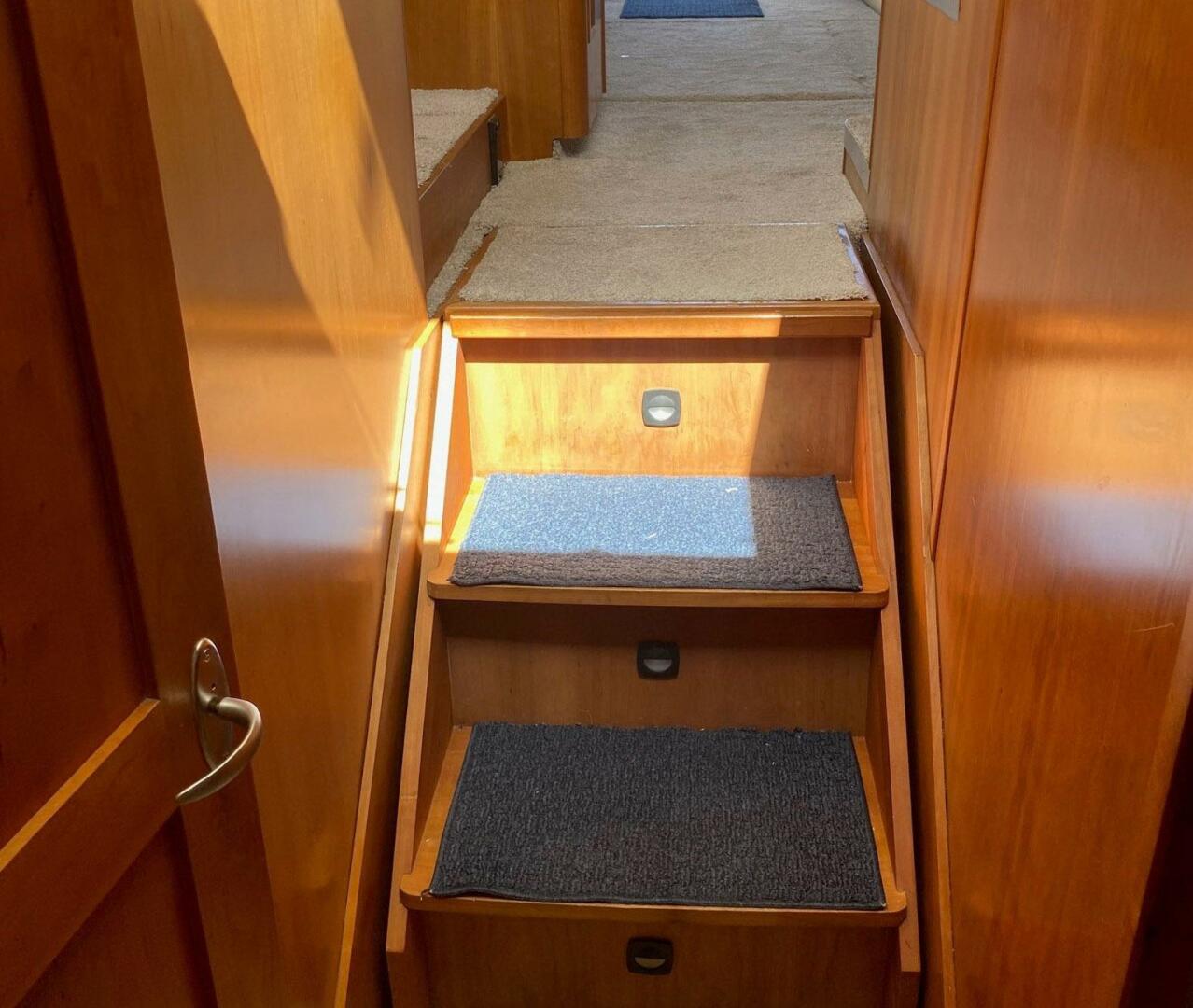 Slide: The Image of Mainship 400 Trawler 2004 - 5291687