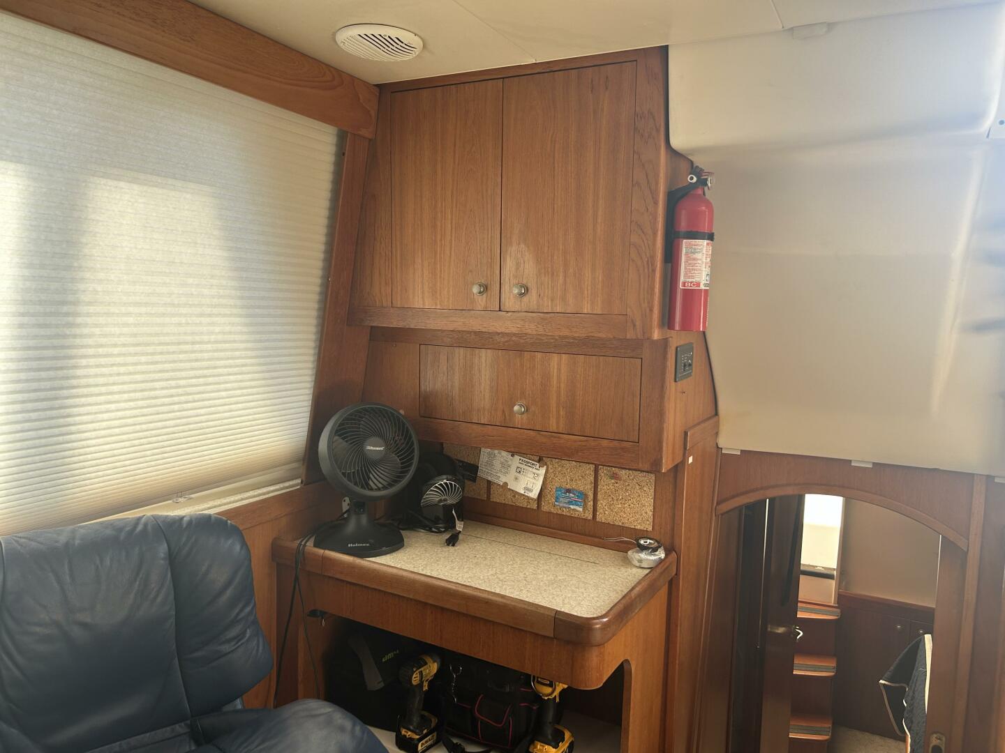 Slide: The Image of Mainship 430 - 32