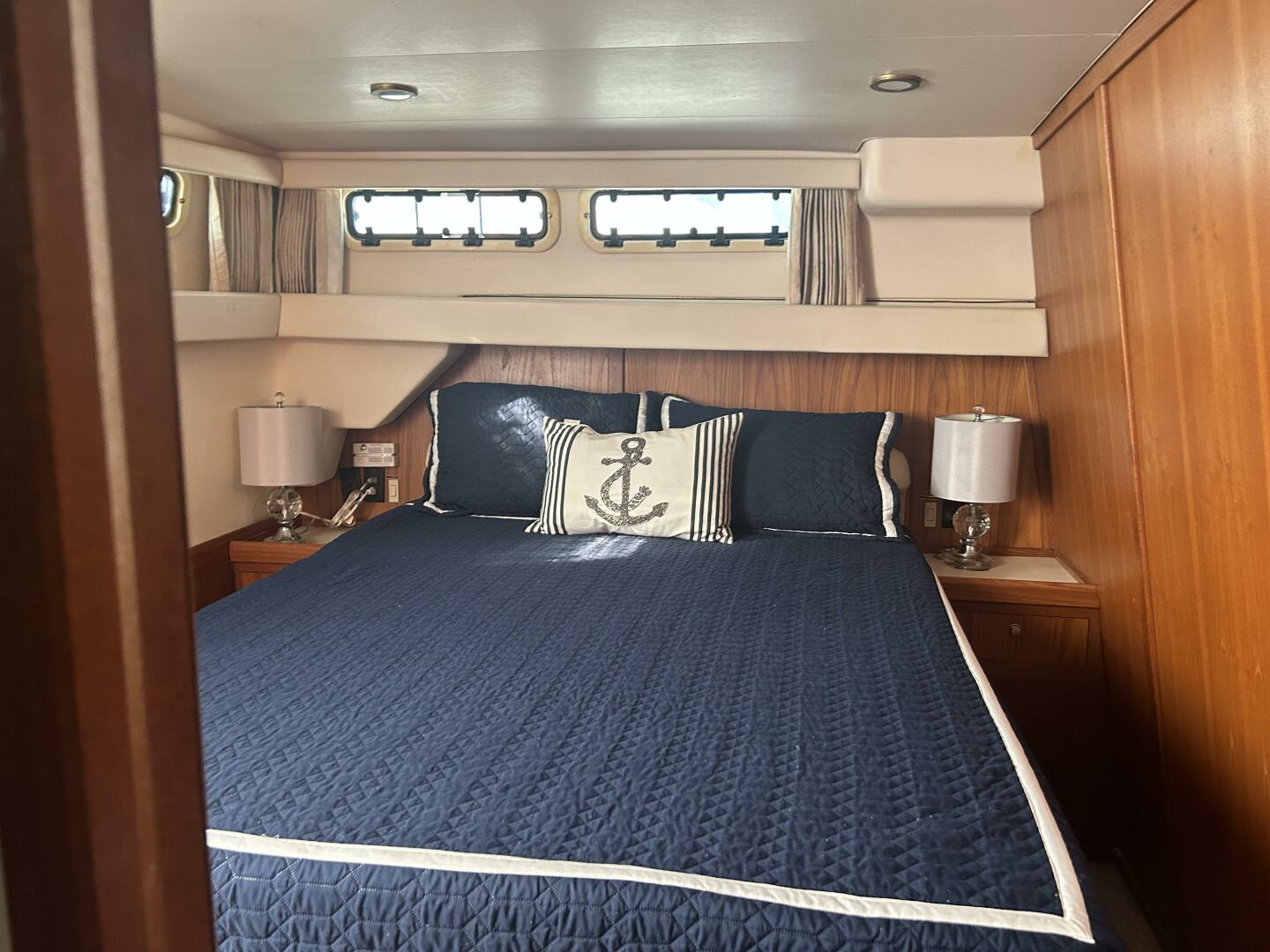 Slide: The Image of Mainship 430 - 34