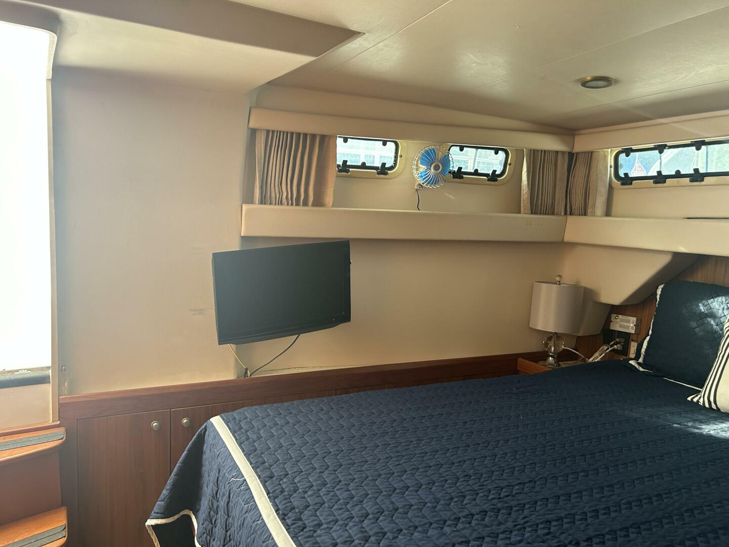 Slide: The Image of Mainship 430 - 35