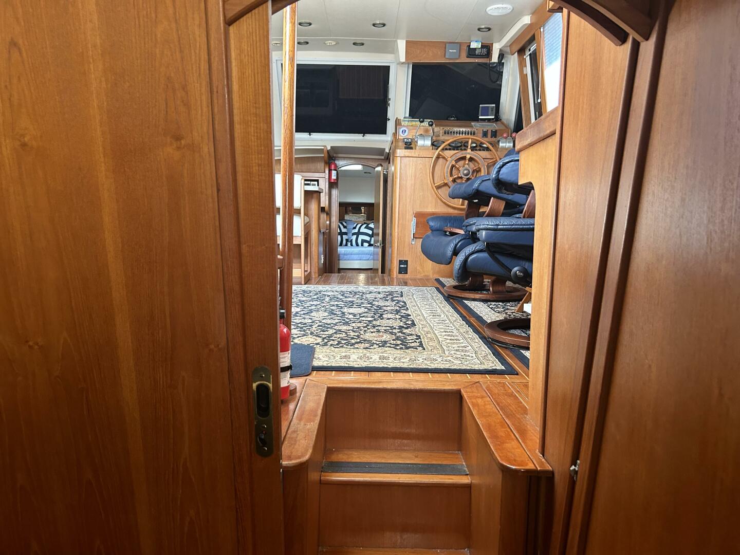 Slide: The Image of Mainship 430 - 40