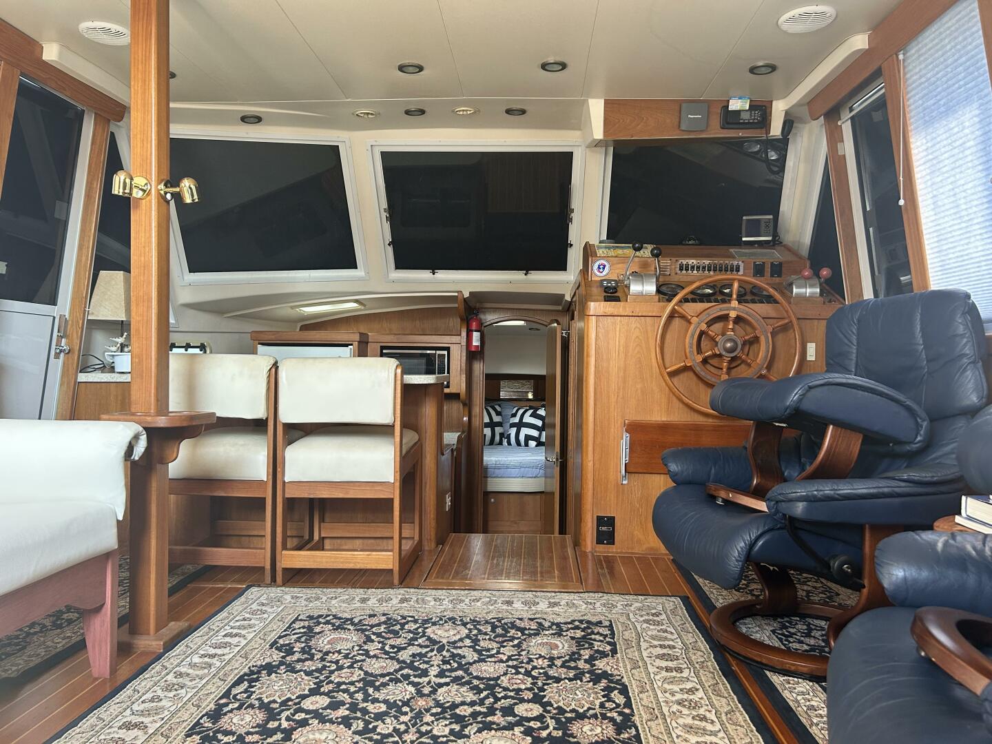 Slide: The Image of Mainship 430 - 41