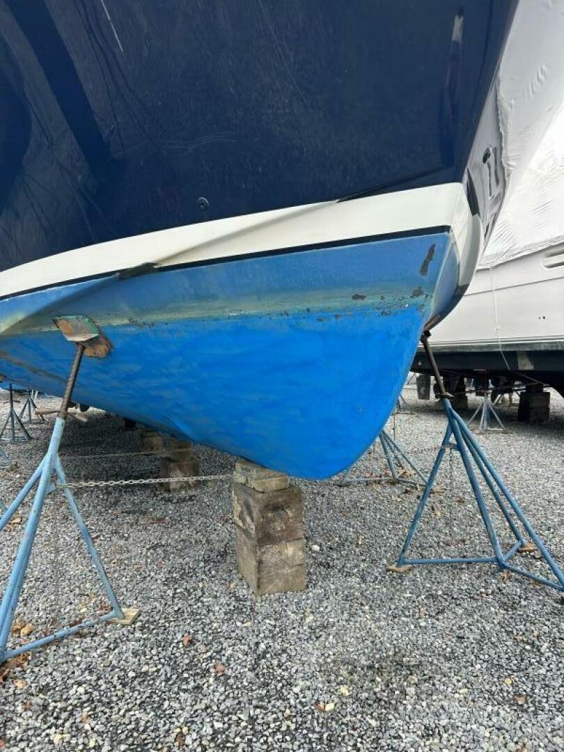 Slide: The Image of Mainship 430 - 51