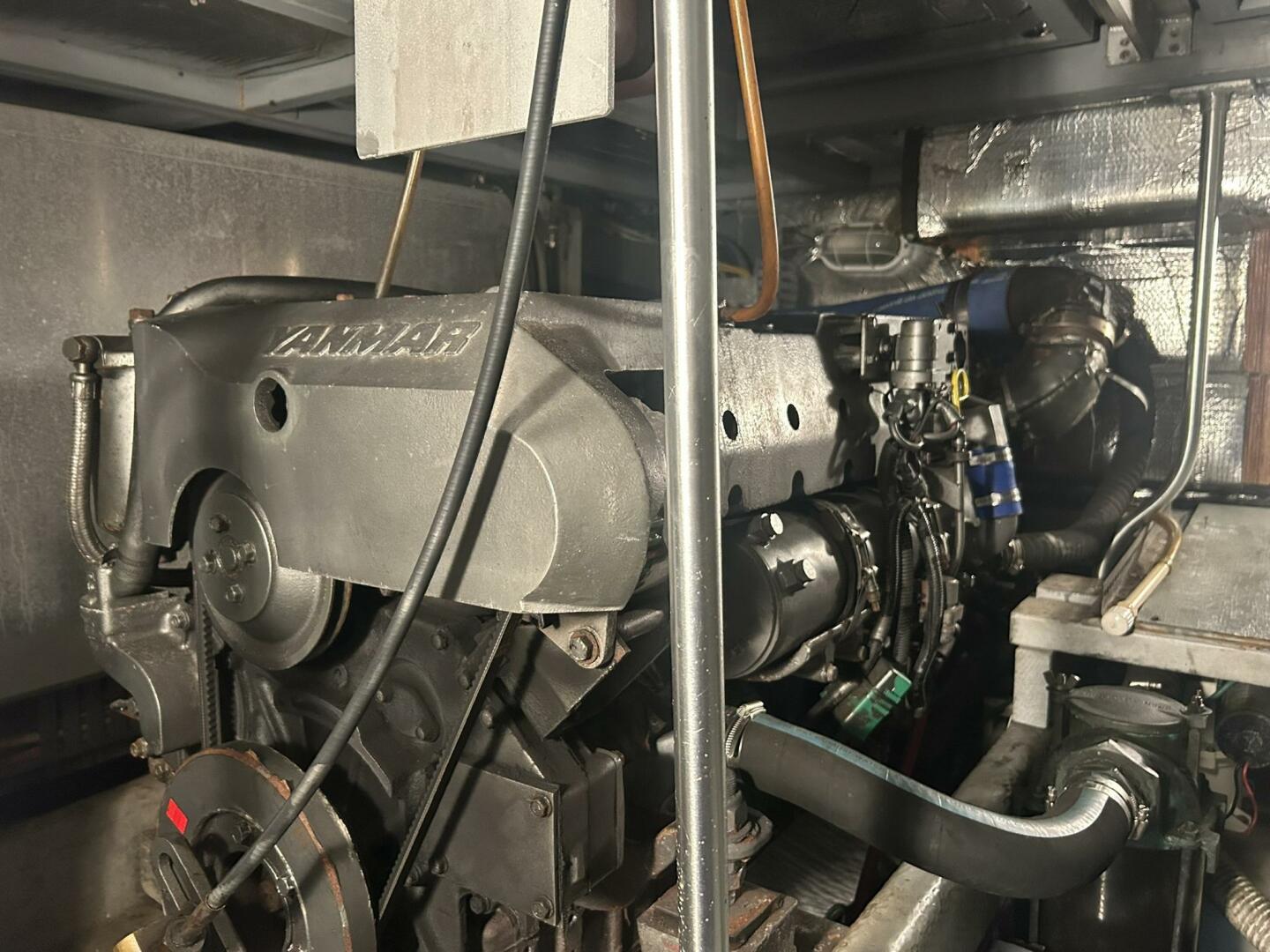 Slide: The Image of Mainship 430 Port Engine - 60