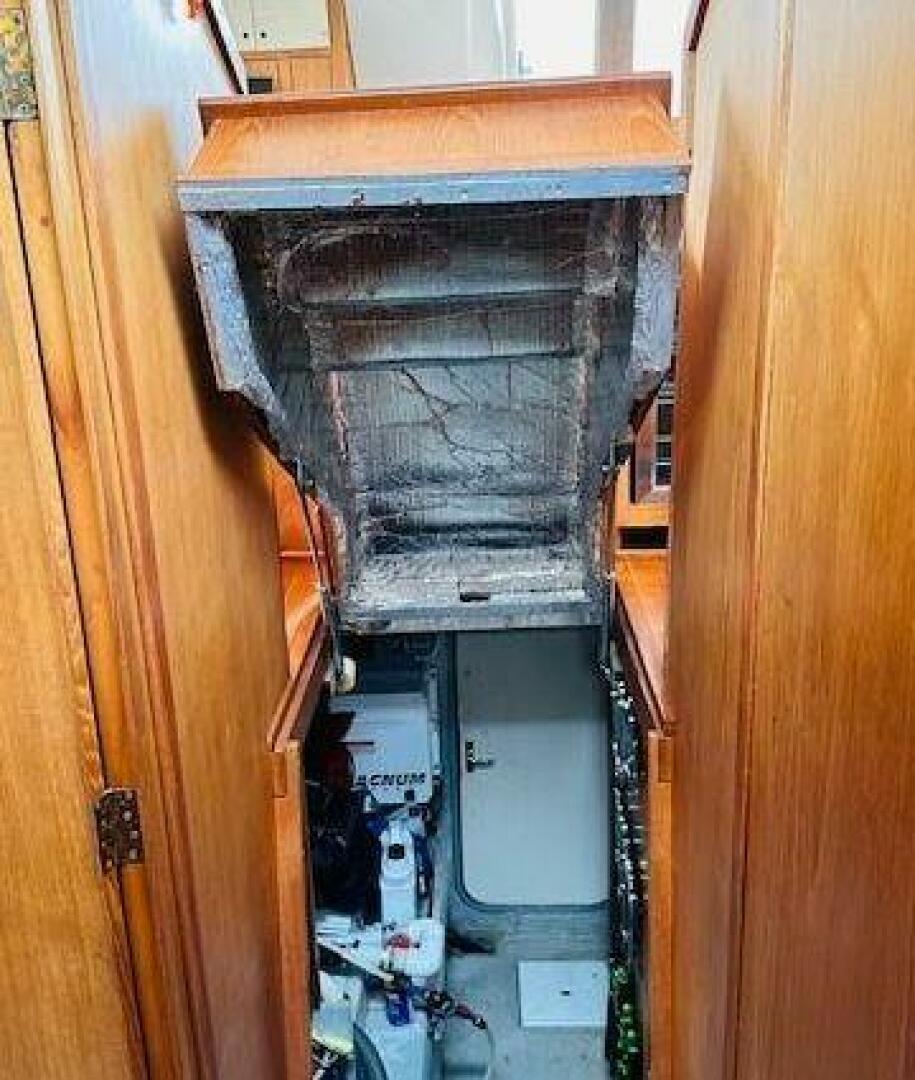 Slide: The Image of Mainship 430 Trawler 1999 - 4027754