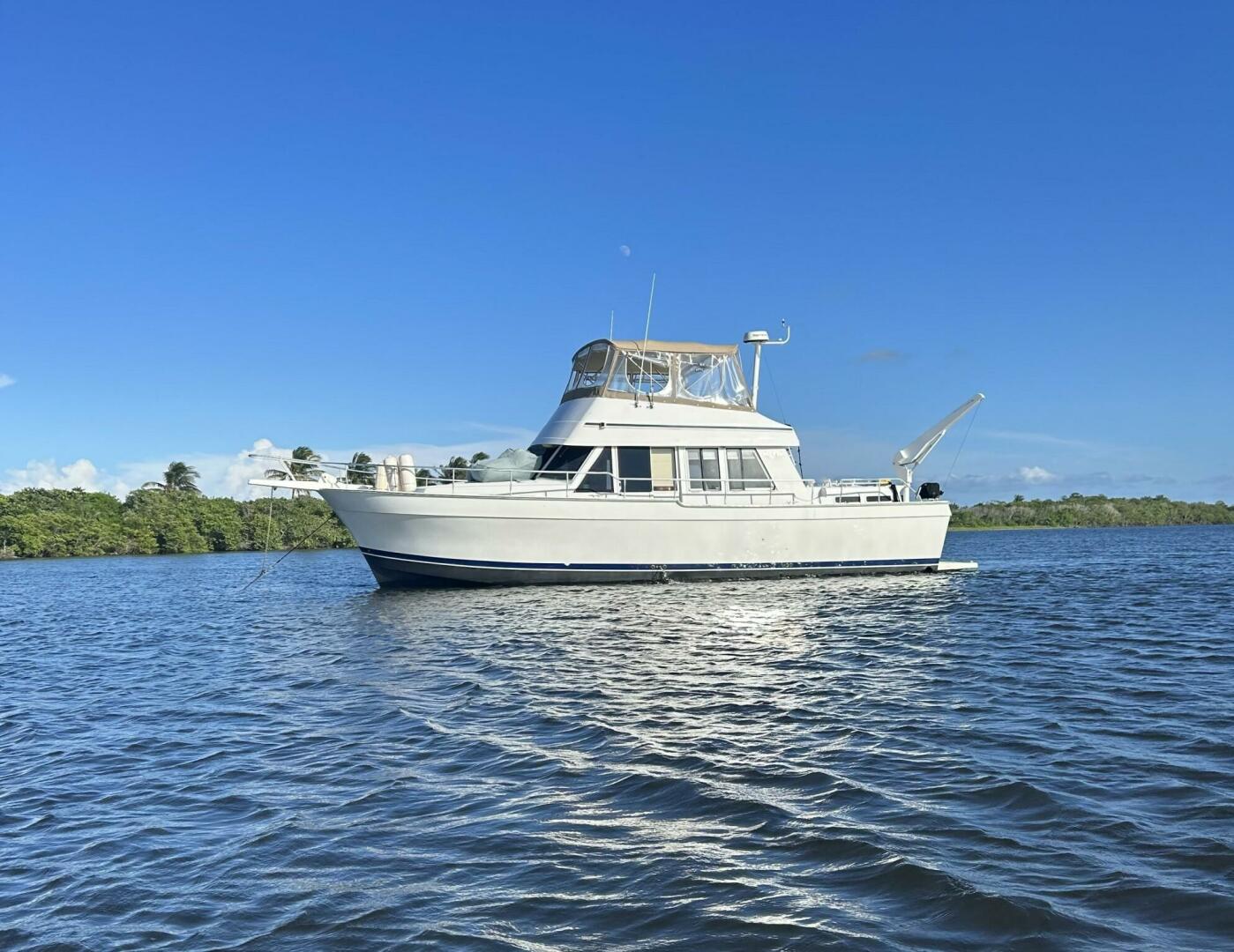 Slide: The Image of 1999 Mainship 430 Trawler - 4116831