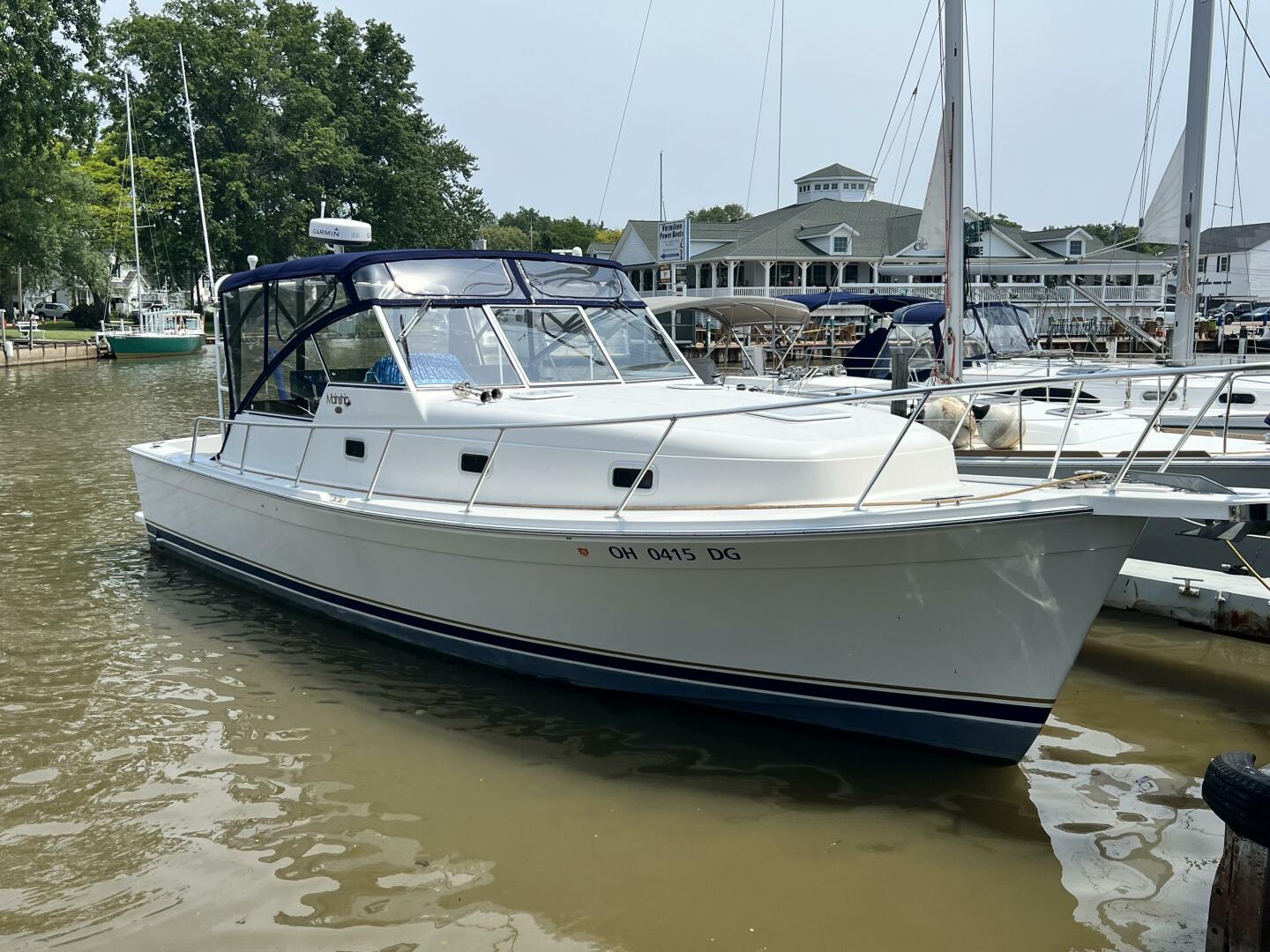 Slide: The Image of 2001 34 Mainship STBD Bow - 5390881