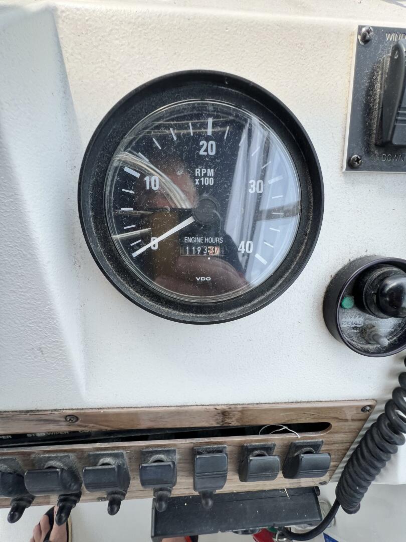 Slide: The Image of 2001 34 Mainship Engine Hours - 5391124