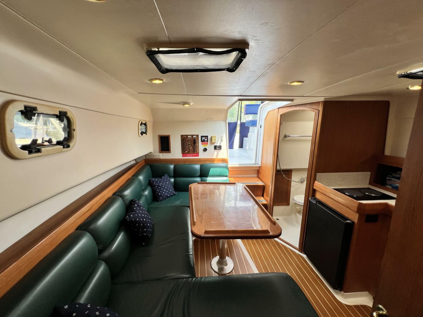 Slide: The Image of 2001 34 Mainship Dinette - 5391014