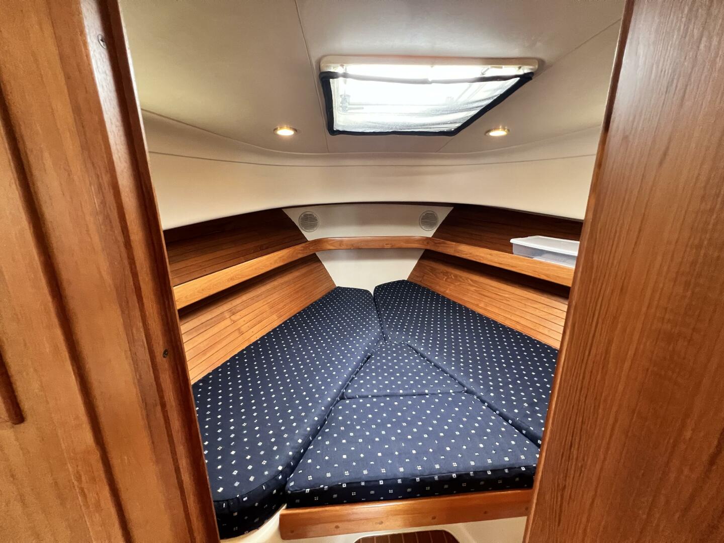 Slide: The Image of 2001 34 Mainship Forward Berth - 5391112
