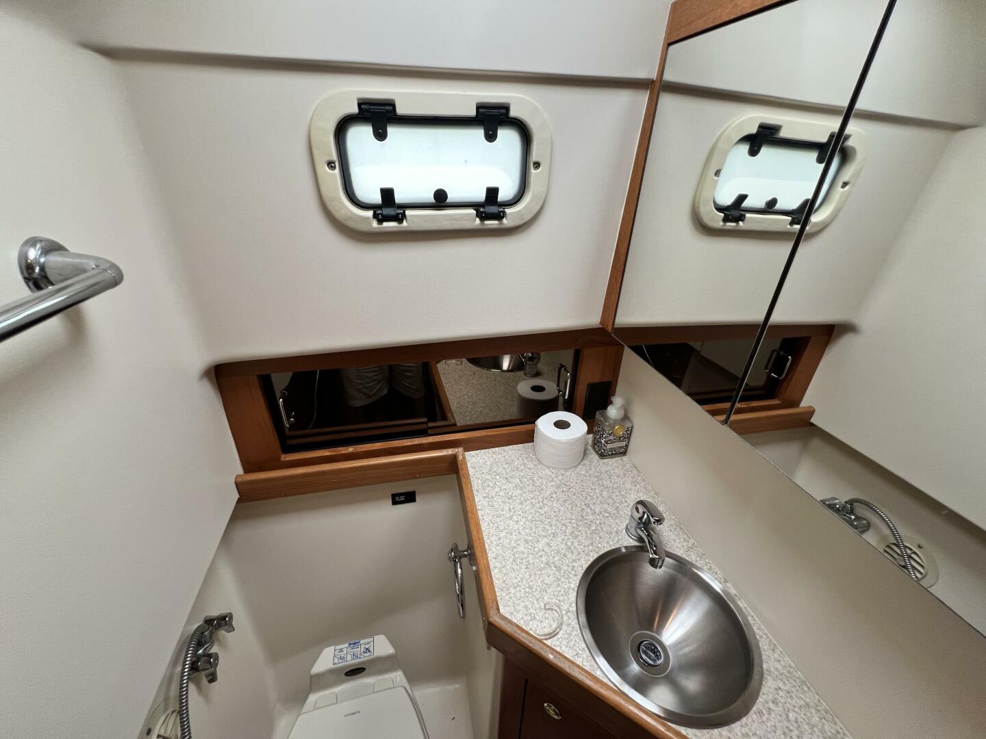 Slide: The Image of 2001 34 Mainship Head Sink - 5391118