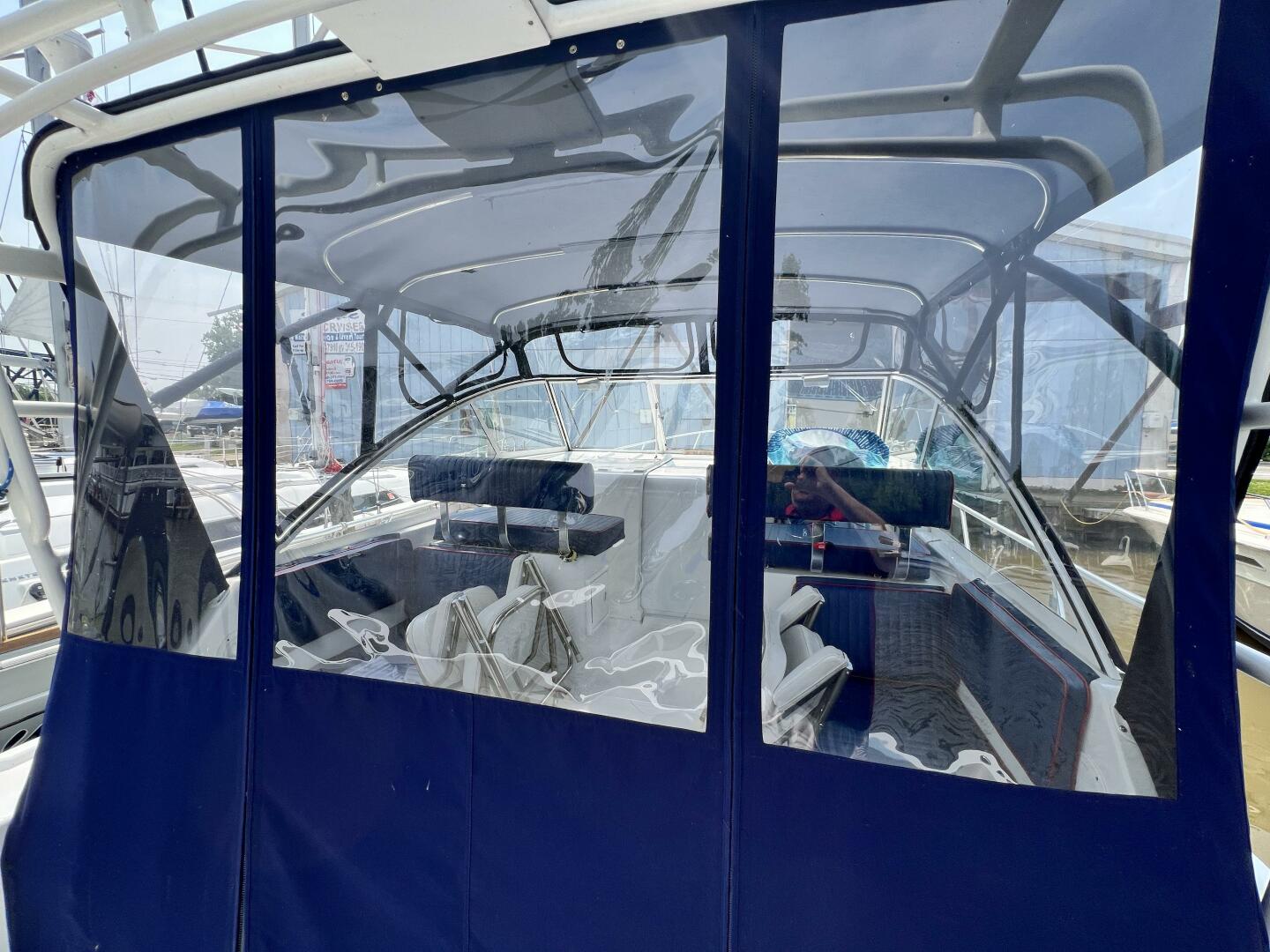 Slide: The Image of 2001 34 Mainship Stern Looking Forward - 5390924