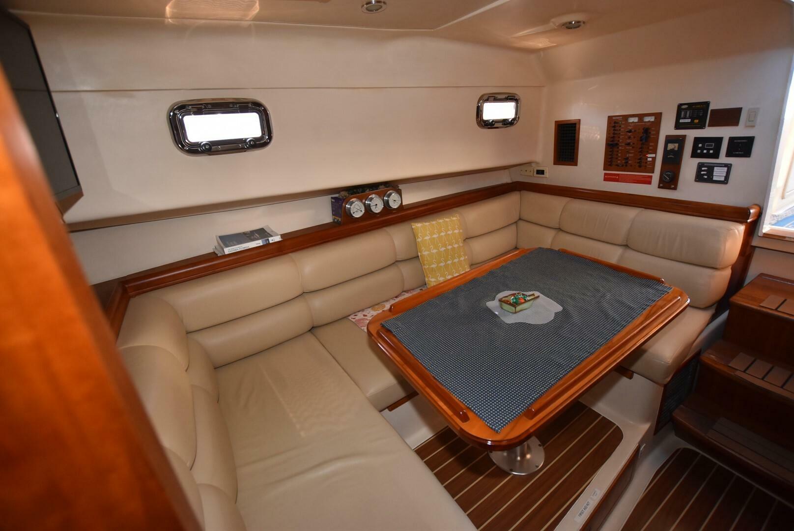 Slide: The Image of Mainship Pilot 34 2006 - 17