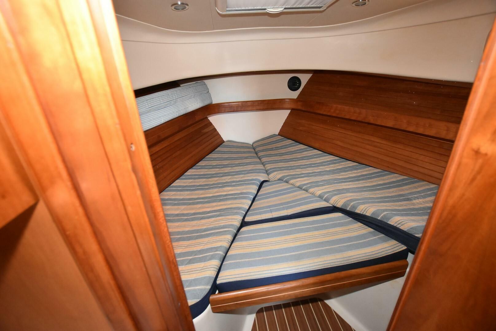 Slide: The Image of Mainship Pilot 34 2006 - 20