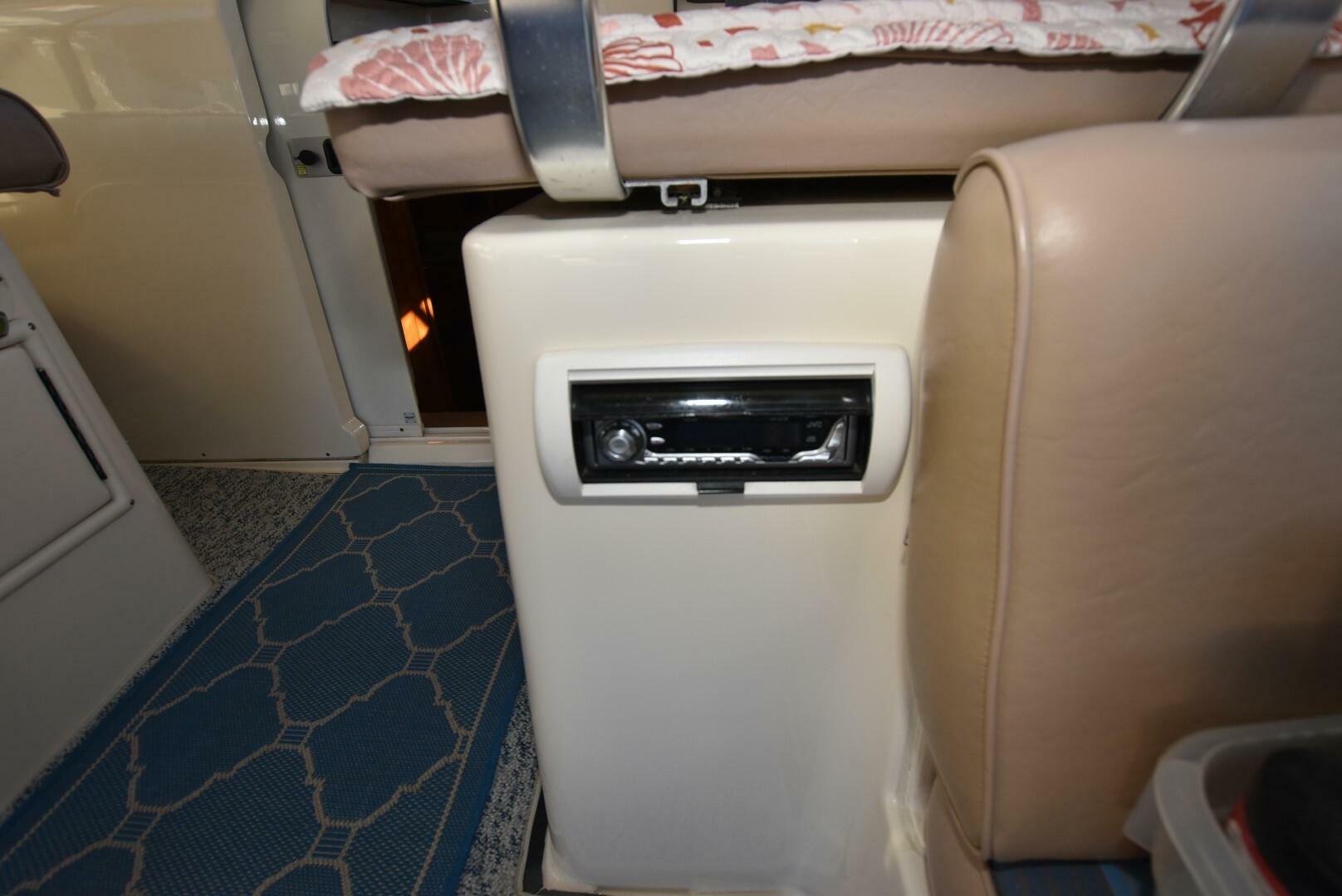 Slide: The Image of Mainship Pilot 34 2006 - 22