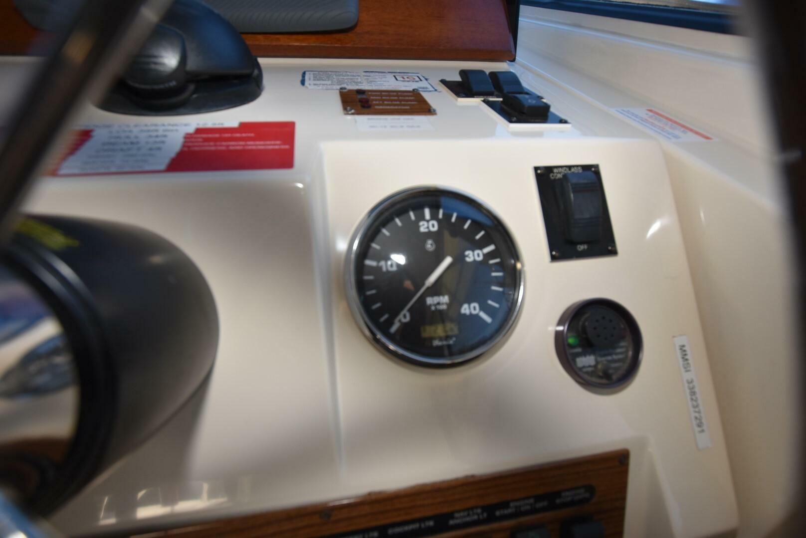 Slide: The Image of Mainship Pilot 34 2006 - 24