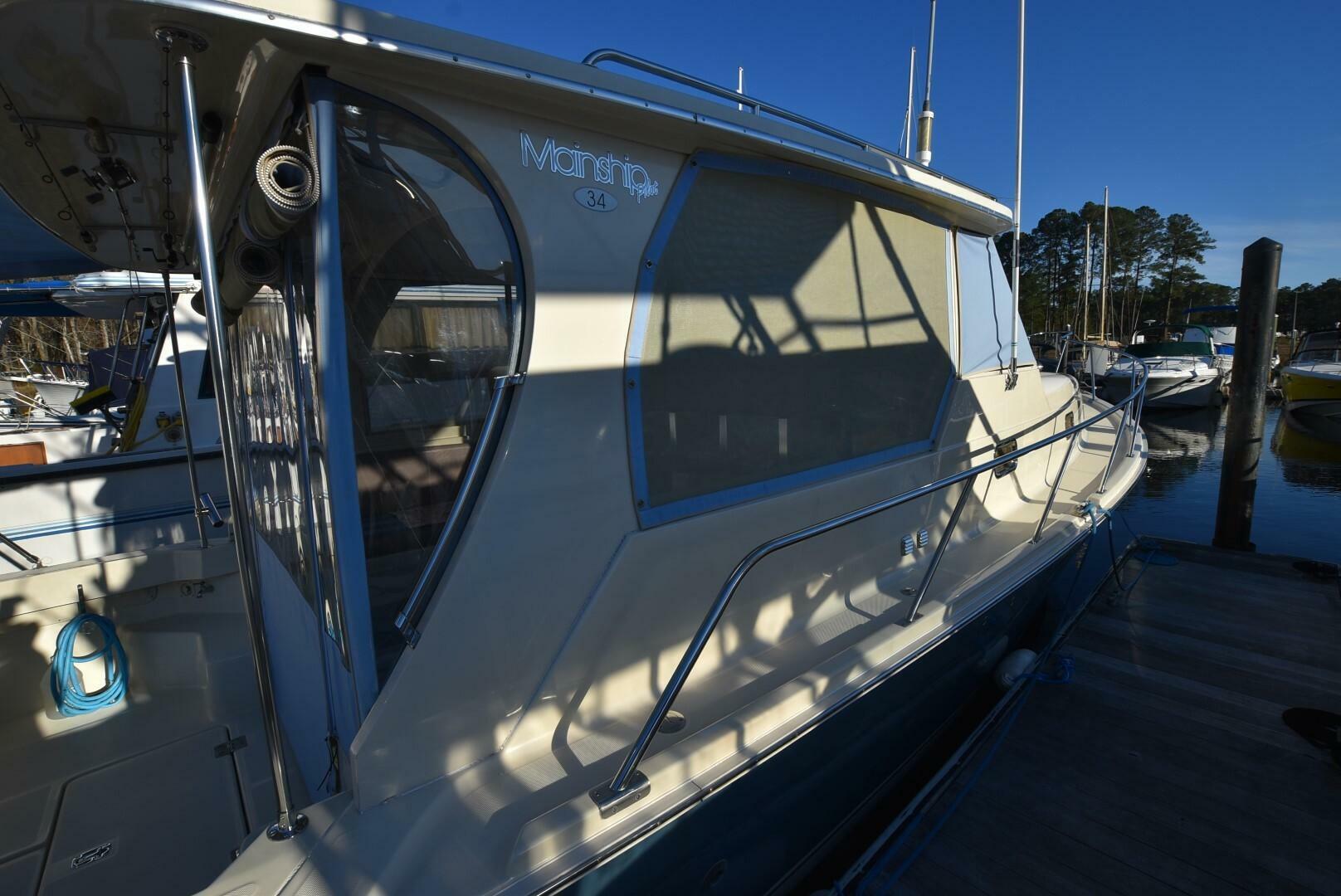 Slide: The Image of Mainship Pilot 34 2006 - 4