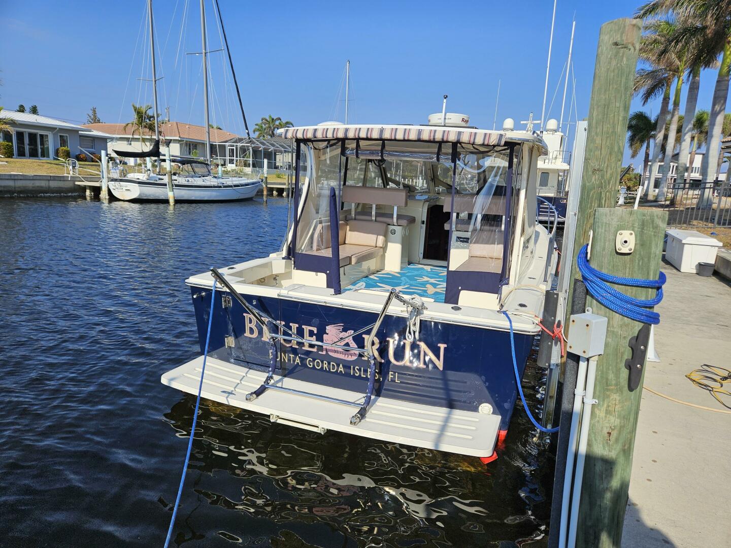 Slide: The Image of Mainship Pilot 34 Sedan 2007 - 4996434