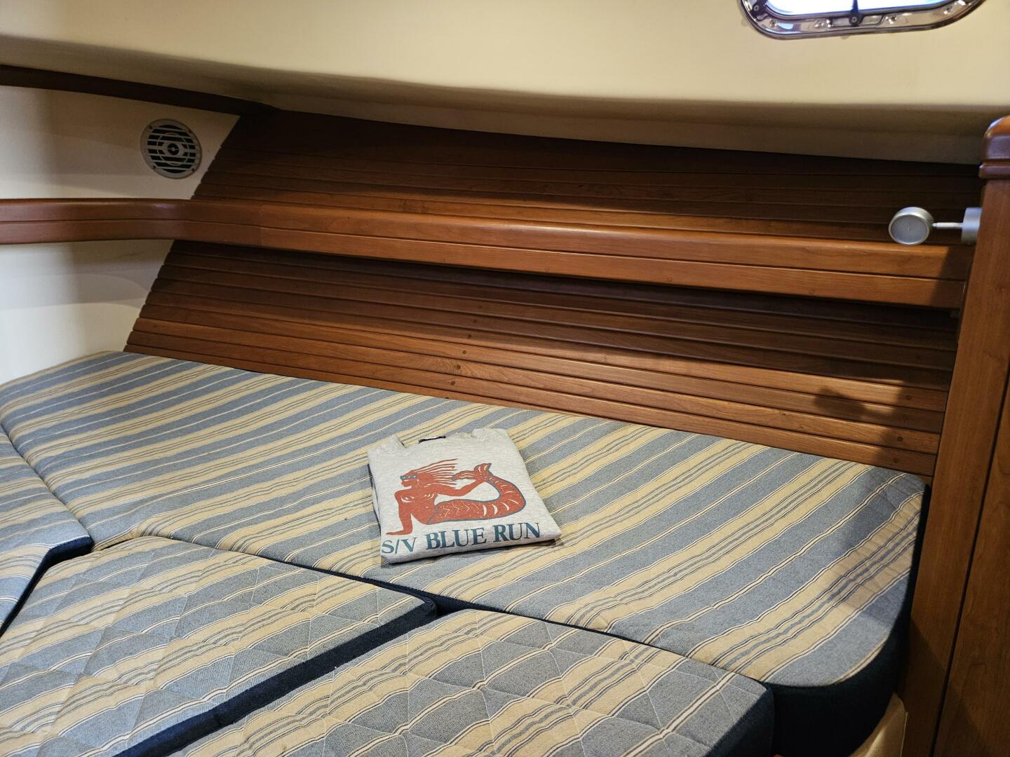 Slide: The Image of Mainship Pilot 34 Sedan 2007 - 4996443