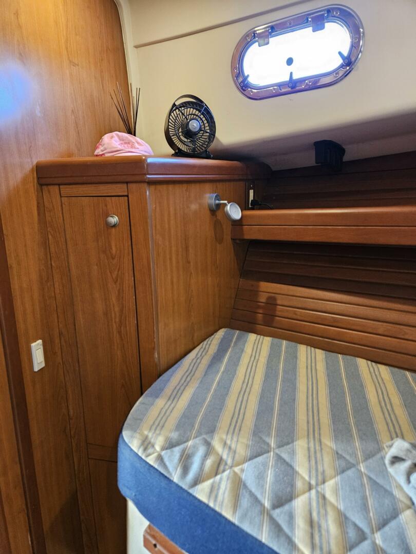 Slide: The Image of Mainship Pilot 34 Sedan 2007 - 4996444