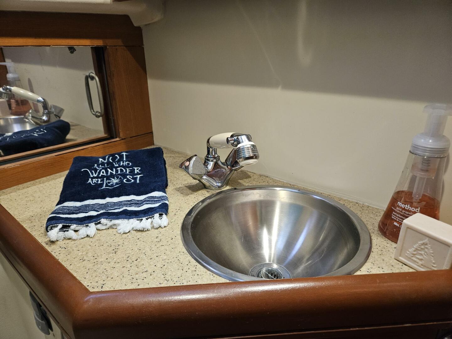 Slide: The Image of Mainship Pilot 34 Sedan 2007 - 4996447