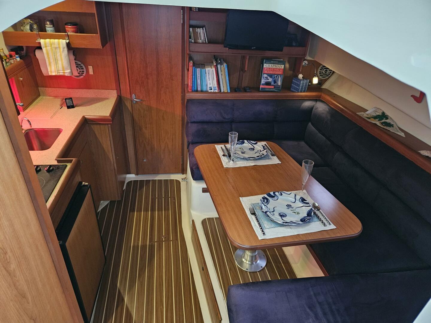 Slide: The Image of Mainship Pilot 34 Sedan 2007 - 4996453